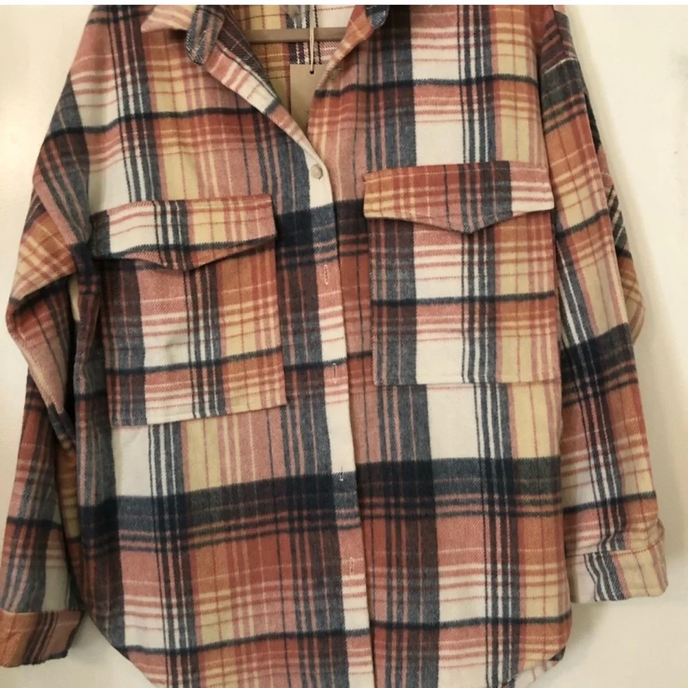 Shacket - Picture 3 of 4